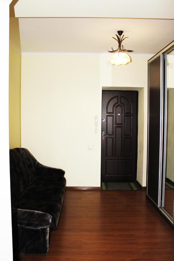 Центр Міста Однокімнатна Новобудова Apartment Lutsʼk Exterior foto