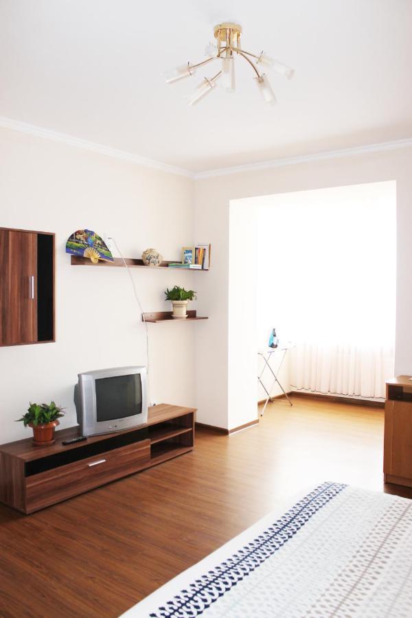 Центр Міста Однокімнатна Новобудова Apartment Lutsʼk Exterior foto